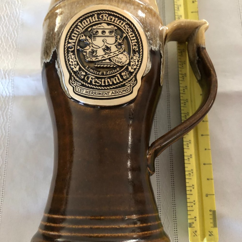 MARYLAND RENAISSANCE FESTIVAL LIMITED ED MUG GREY FOX AND A RUTTER HUMPEN MUG